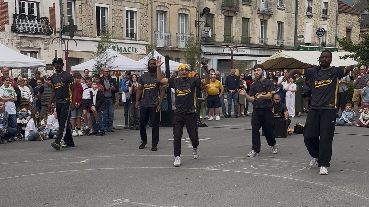 Show Double Dutch 10-05-2026